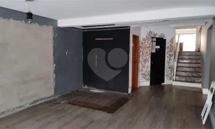 Excelente Imóvel Comercial e Residencial, na Vila Mariana, com localização incrível e espaçoso. Não perca.