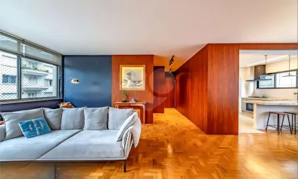 Apartamento à venda de 159 m² na Consolação, reformado, com 3 quartos, 1 suíte e 1 vaga.