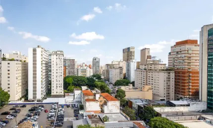 Alto padrão nos jardins! apartamento reformado, 3 suites e 3 vagas, andar alto com vista permanente.