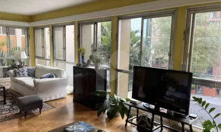 180m2 4 dormitórios 2 vagas parte plana a 50 metros do clube Paulistano
