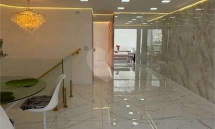 Cobertura duplex a venda em Moema, com 191 m2, piscina privativa, 3 quartos (1 suíte) e 2 vagas