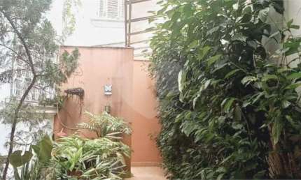 SOBRADO COMERCIAL E OU RESIDENCIAL PROXIMO METRO PRAÇA DA ARVORE.
