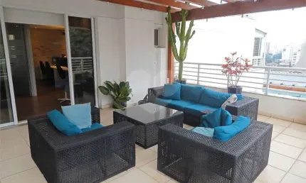 Cobertura comercial com 143m² terraço 2 banheiros, 2 vagas, mobiliado.