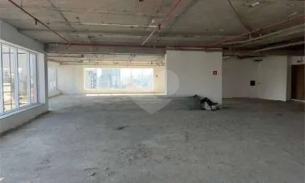Seu negócio no coração de Pinheiros, em amplo e iluminado salão com varan