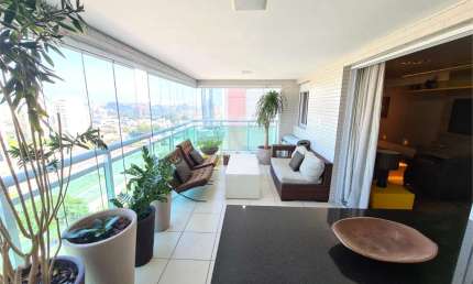Belo apartamento 1 suíte com closet e home office integrado, andar alto, vista aberta!