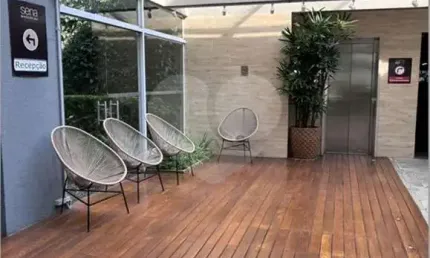 Conjunto comercial com 117m2 de área total, possui 3 salas, 3 toaletes e 3 vagas na vila clementino.