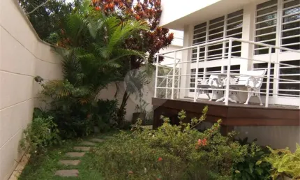 Casa à venda no Jardim Luzitânia com 4 dormitórios e 3 vagas