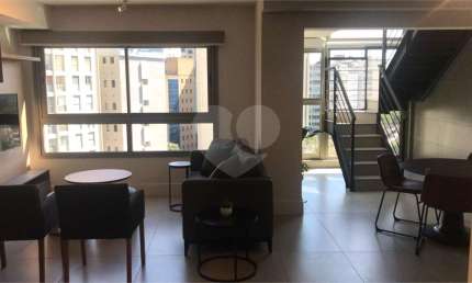 Linda Cobertura Duplex para locação no Jardim Paulista com 87,45 m² decorada!