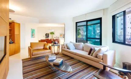 Apartamento no coração de pinheiro - a 5 minutos da estação fradique coutinho.