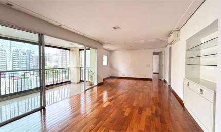 Apartamento para locação, 3 suítes, churrasqueira, quadra de tenis, em condomínio clube de Moema. Fora de rota de avião.