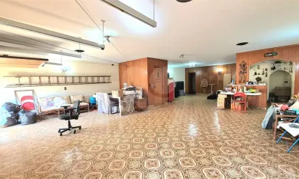 Casa com 4 dormitórios, 2 suítes, master com closet, living, quintal e muito mais!