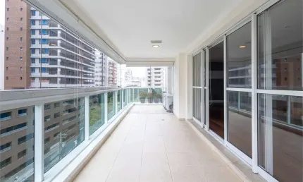 Apattamento reformado ,2 suites, 2 vagas em prédio muito procurado no Paraiso