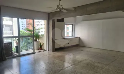 Jardins exclusivo apartamento reformado em rua tranquila