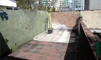 Sobrado à venda com 160m², 2 quartos, 3 banheiros e 1 vaga