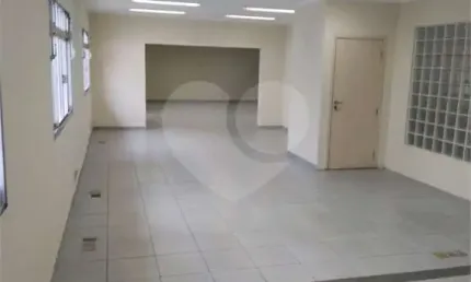 Imóvel comercial próximo à estação de metrô são judas