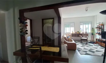 Apartamento 103m² na Bela Vista, 2 suítes, sala 2 ambientes.