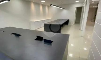 Vila olimpia- 150m² com 3 vagas exclusivas e 1 rotativa para visitantes, excelente localização