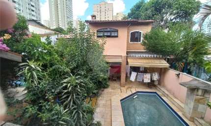 Sobrado com piscina na Vila Mariana, 03 dorm e 02 vagas