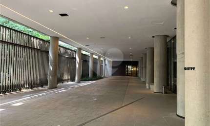 Cobertura de 76m² com varanda e 1 vaga na garagem na Vila Olímpia