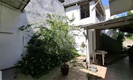 Casa térrea com 4 dormitórios para venda na Aclimação.