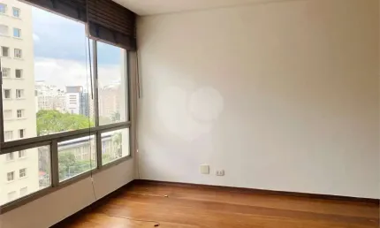 Apartamento perto do Dante Alighieri, 2 quartos, Ar condicionado, 2 vagas e sala com Janelões