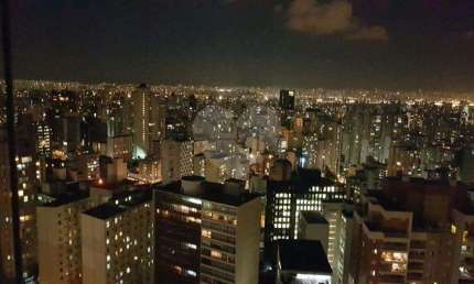 Uma vista espetacular. Uma reforma  feita com excelência. Uma decoração de bom gosto.
