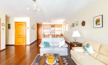Apartamento com 3 suítes, sala ampla, varanda, 3 vagas no Jardim Paulista