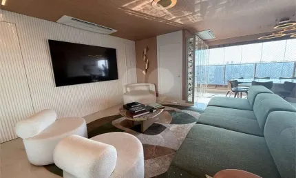 APARTAMENTO À VENDA NO CAMPO BELO REFORMADO E MOBILIADO