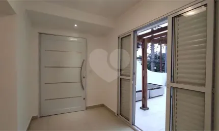 Lindo sobrado para locação na aclimação totalmente reformado!