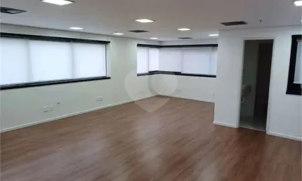 Sala comercial para alugar na Avenida Ibirapuera, --, Moema, São Paulo