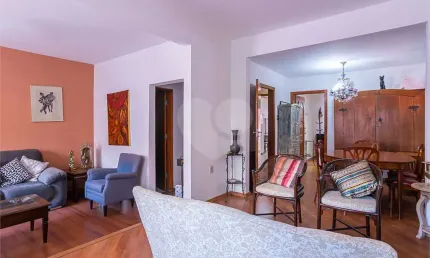 Casa de Vila no Brooklin À Venda – 4 Quartos 4 Suítes 3 Vagas – 180m² – Reformada e Próxima ao Metrô