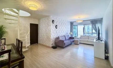 Cobertura duplex 4 dormitórios 1 suite, 2 vagas, 216 m², fora da rota dos aviões, em Moema Índios.