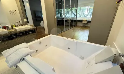 Apartamento no Jardim América - São Paulo SP- 2 dormitorios, 1 suítes, 230 m2 útil, reformado e lazer !