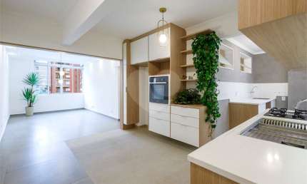 Apartamento totalmente reformado 110m² 3 dormitórios, 1 vaga no Itaim Bibi