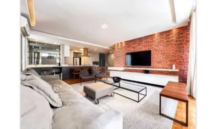 Locação no Itaim! Lindo apartamento mobiliado com 2 dorms, sendo 1 suite, varanda e bem localizado