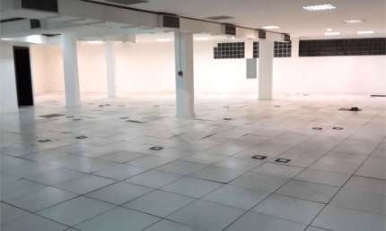 Loja comercial a 50 m da Estação Consolação - Linha Verde.