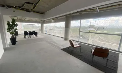 Apartamento a venda em Moema, em andar alto, com vista para o Parque Ibirapuera, 298 m2, 4 suítes e 4 vagas