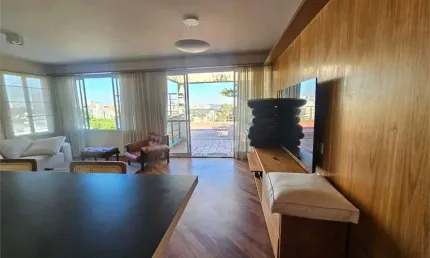 APARTAMENTO COM JEITO DE CASA EM CONDOMÍNIO NA VILA MADALENA - 2 SUITES E VARANDA  COM VISTA 2 VAGAS