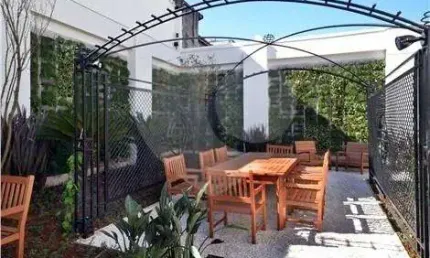 Sala comercial de 54,49 m2, com banheiro privativo e uma vaga de garagem