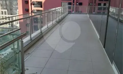 Conjunto comercial, com 650 m² na região da vila olímpia.