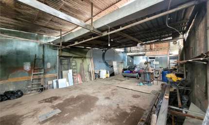 Galpão Casa Comercial a venda Bela Vista.  320 m² , 8 salas, 4 banheiros e 20 vagas. Planta flexível