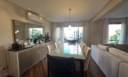 Apartamento com 110m², 2 suítes, reformado, decorado e com lazer completo – é entrar e morar!