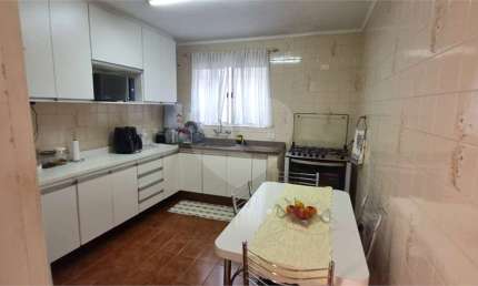 Venda de Sobrado com 4 Casas + Loja na Vila da Saúde – Excelente Oportunidade para Investidores! 344 úteis