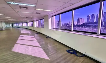 Laje Corporativa de 768 m² e 14 vagas, no coração da Vila Olímpia