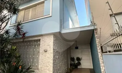 Sobrado 161m2, 3 dormitórios, 1 suíte, 4 vagas, na Vila Clementino.