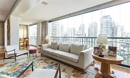 Apartamento com varanda envidraçada e lazer completo próximo ao parque ibirapuera