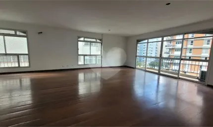 Apartamento em Higienópolis com 3 suítes e 3 vagas próximo ao Shopping