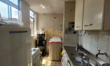 Apartamento em Conjunto Habitacional Presidente Castelo Branco - Carapicuíba, SP