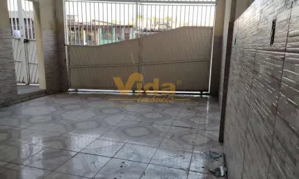 Casa com 2 quartos para alugar na Vila Martins, Carapicuíba 