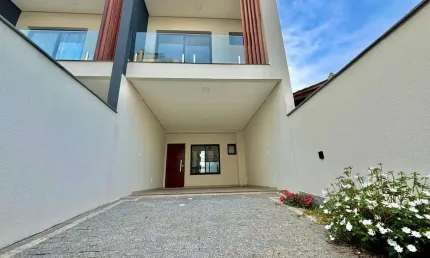 Geminado à venda no Saguaçú Joinville - SC: 3 quartos, 1 suíte, lavabo, 2 vagas, 115 m2